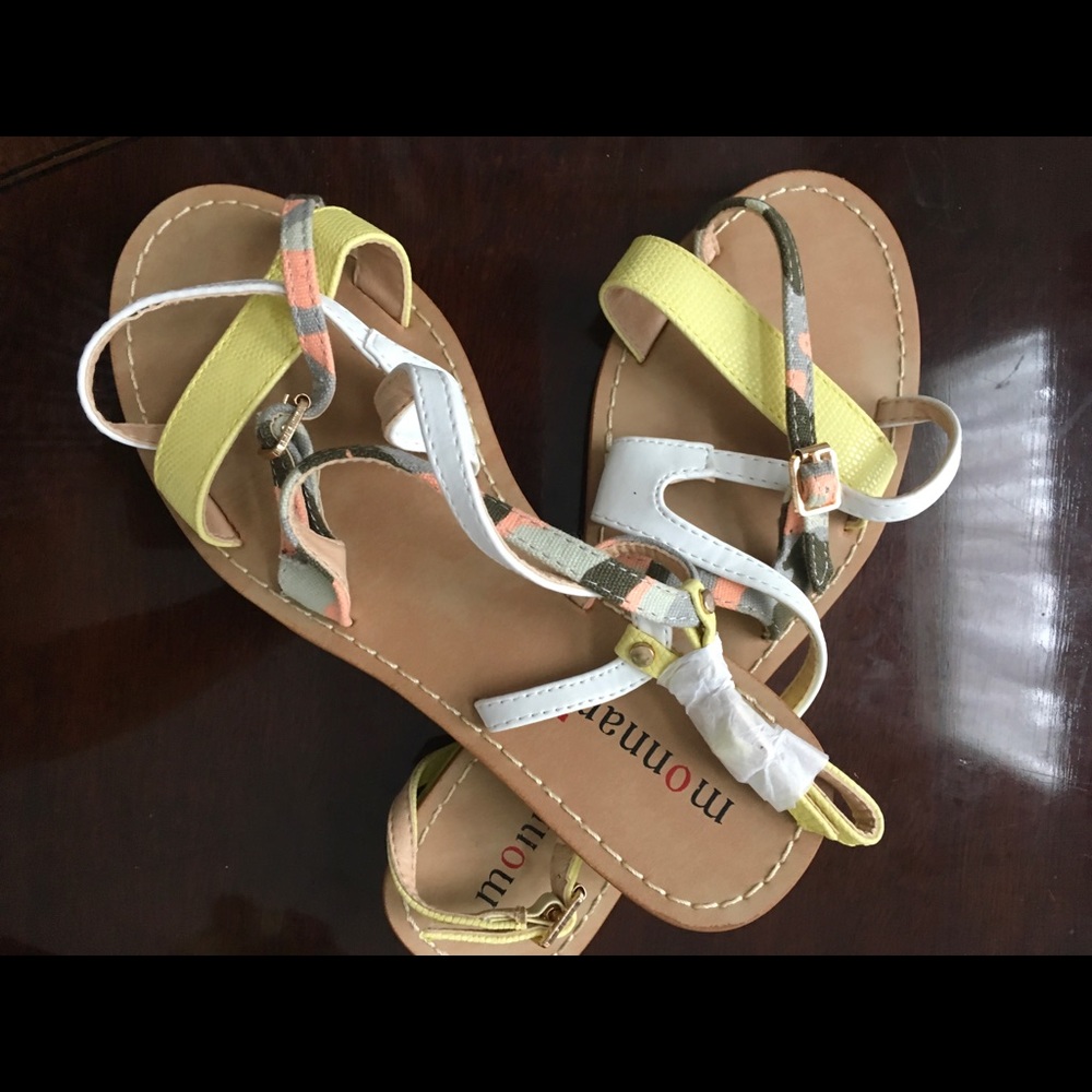 NEW Unique Designer Monnari Strap Sandals 7M